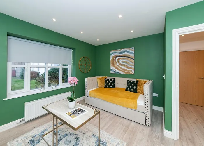 Free Parking Central Fully Equipped 1 Bedroom Apartment