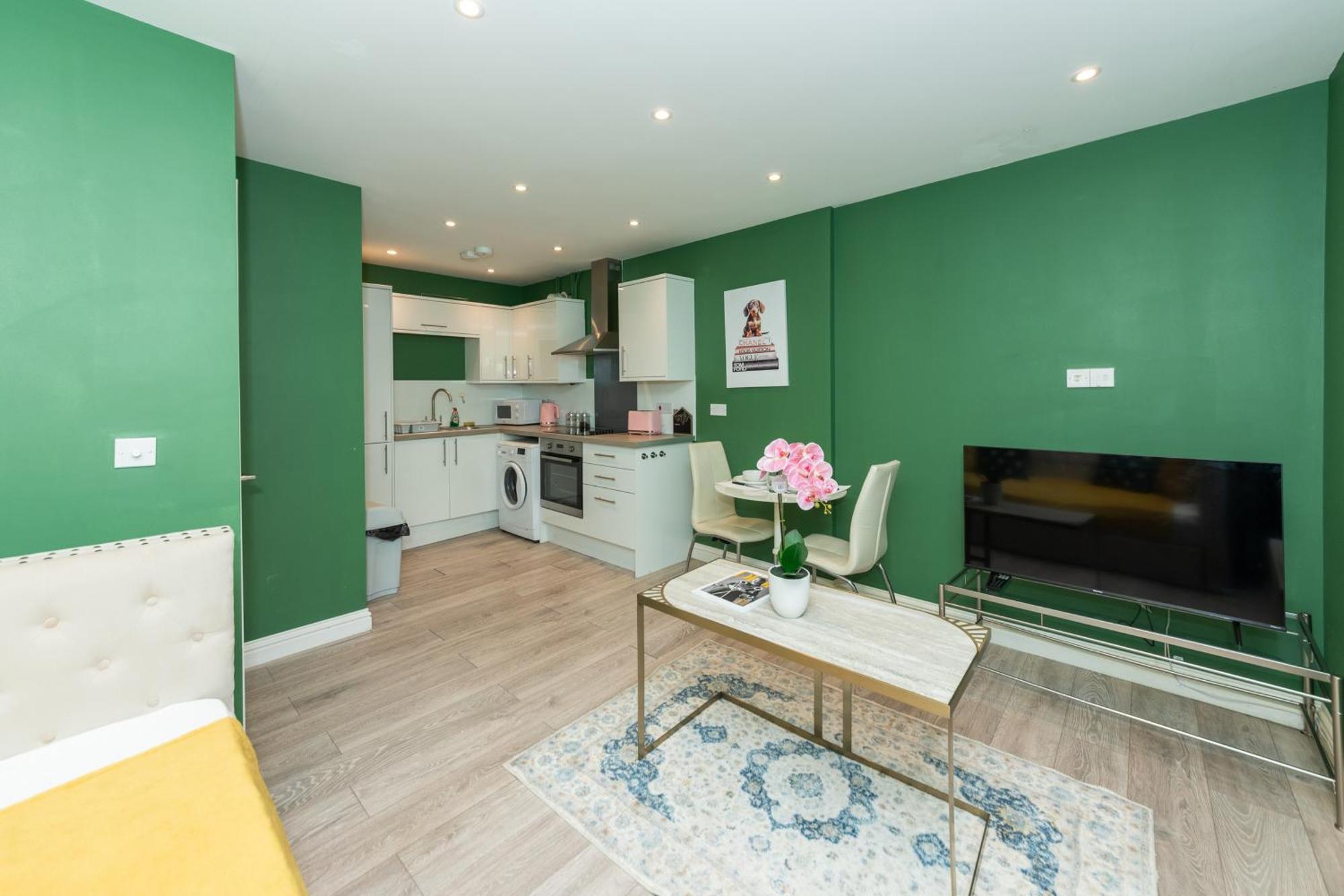 Free Parking Fully Equipped 1 Bedroom Apartment Reading