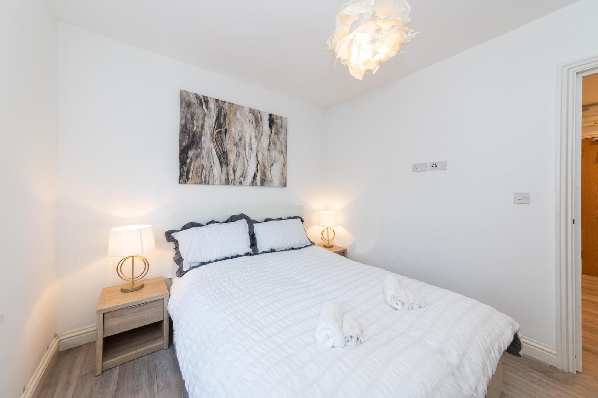 Free Parking Fully Equipped 1 Bedroom *