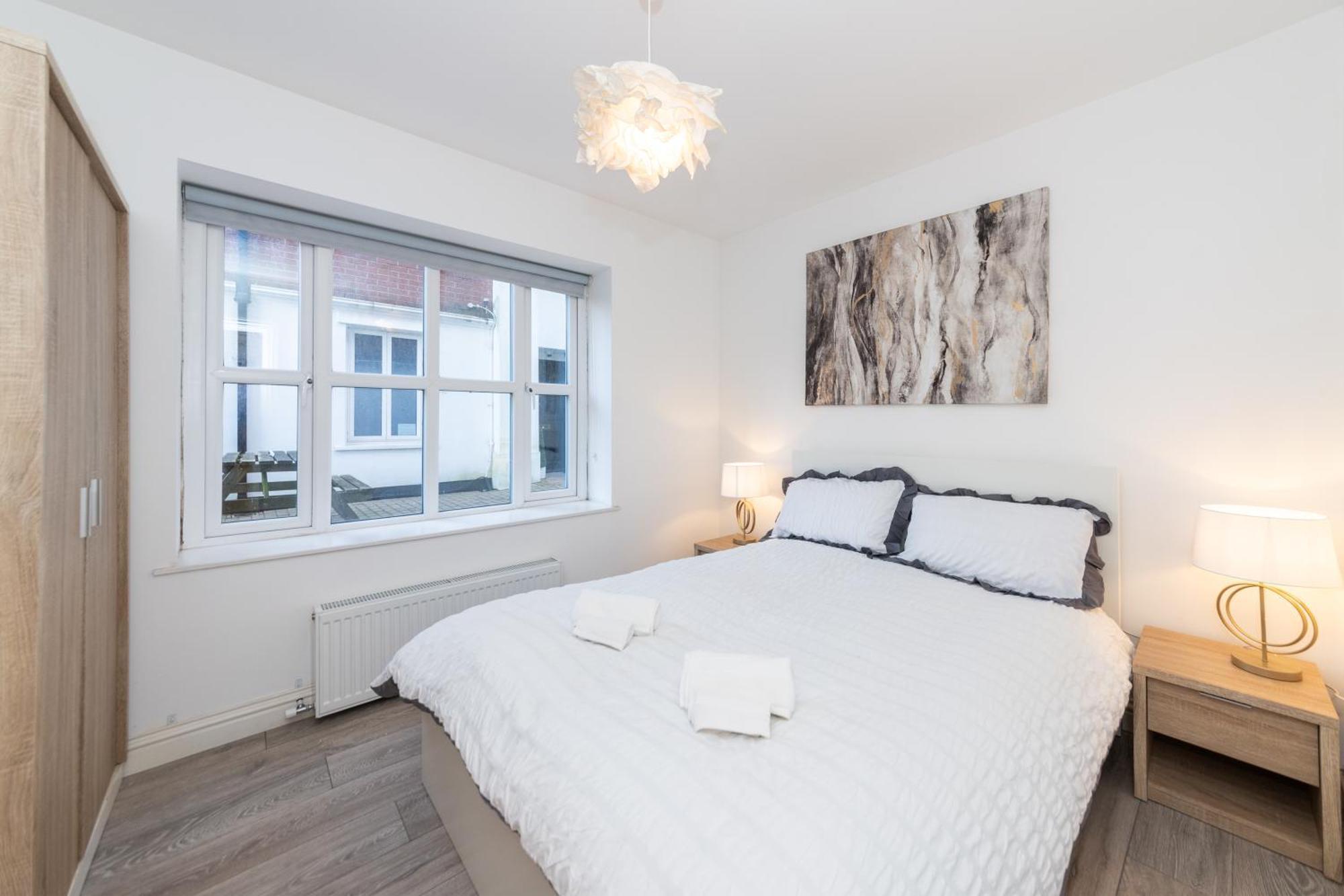Free Parking Fully Equipped 1 Bedroom Apartment *